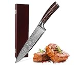 🔪 ERFAHRUNG UND EXPERTISE: Wir bei Wakoli haben Erfahrung in der Herstellung von Messern und verfügen über ein Team von Experten, die sich mit der Produktion hochwertiger Damast Klingen auskennen. Durch unsere Erfahrung haben wir das Wissen und die Fähigkeiten entwickelt, um Küchenmesser herzustellen, die den Anforderungen von Profiköchen und Hobbyköchen gerecht werden. Wir nehmen das Feedback unserer Kunden ernst und nutzen es, um unser Sortiment ständig zu verbessern.