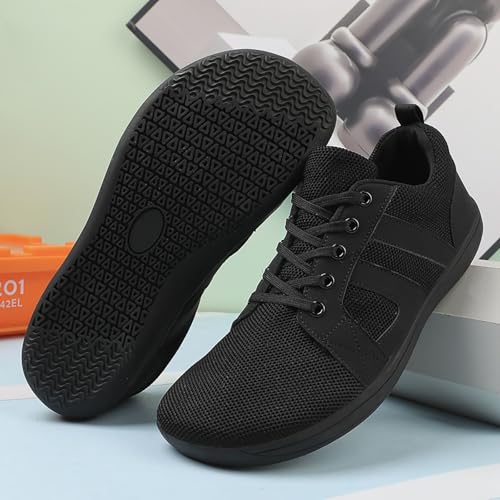 Chaussures légères et antidérapantes de sport noir 40.5