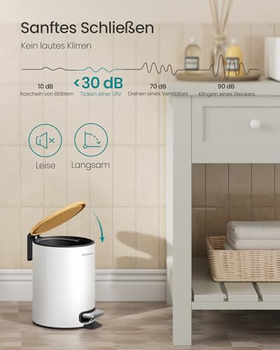 SONGMICS Kosmetikeimer, Mülleimer Bad, mit Deckel aus Bambus, Tretmülleimer mit Metallpedal, Inneneimer herausnehmbar, Softclose, für Badezimmer, 3 Liter, wolkenweiß LTB113WZ01