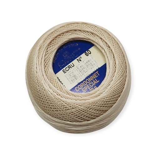 Peso e Formato: Gomitolo da 20 grammi di filo cordonetto, perfetto per progetti di piccole e medie dimensioni come centrini, bordure e decorazioni delicate