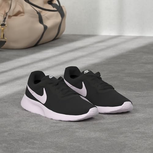 Nike Men's Tanjun Sneakers2