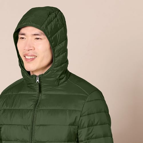 Image of Amazon Essentials Men's Lightweight Water-Resistant Packable Hooded Puffer Jacket