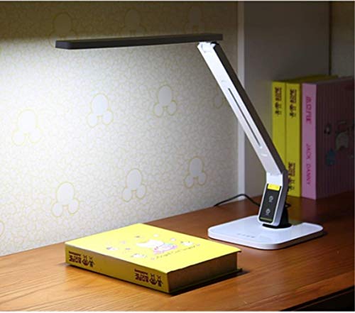Lampe de table en métal au design minimaliste pour intérieur épuré