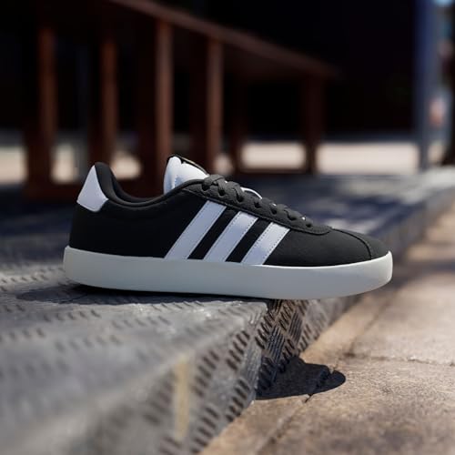 Image of adidas Women's Vl Court 3.0 Shoes