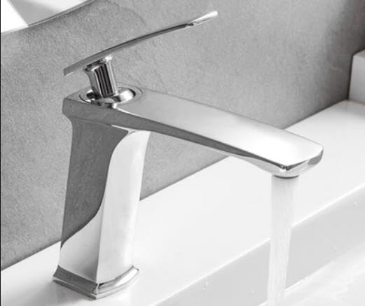 Mitigeur robinet de lavabo noir jet cascade eau chaude froid