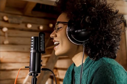 beyerdynamic DT 770 PRO 80 Ohm Over-Ear-Studiokopfhörer. Geschlossene Bauweise, kabelgebunden für professionelles Recording und Monitoring. Handmade in Germany