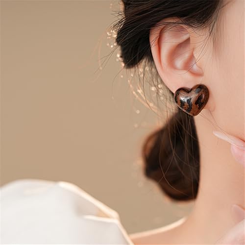 Minimalist Heart Stud Earrings for Women Leopard Print Love Shape Pierced Earrings Resin Cheetah Prints Circle Studs Earrings Christmas Earrings Dainty Jewelry3