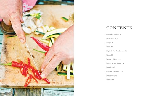Slow: The complete Italian cookbook for easy and comforting slow-cooking meals; tender meat and warming soups perfect for family winter dinner parties and seasonal eating Hardcover – 24 Oct. 2024 - Image 6