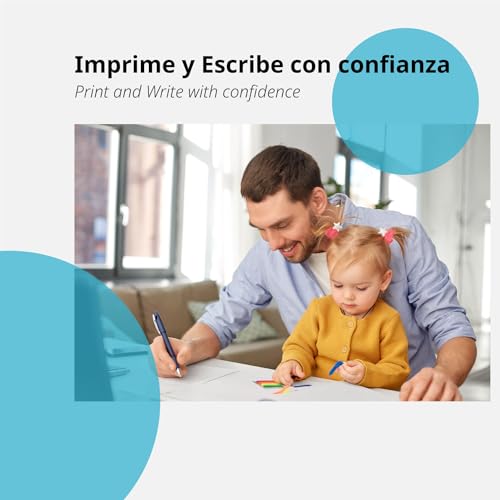 Padre e hija disfrutando de actividades creativas utilizando papel A4 de la marca m-office