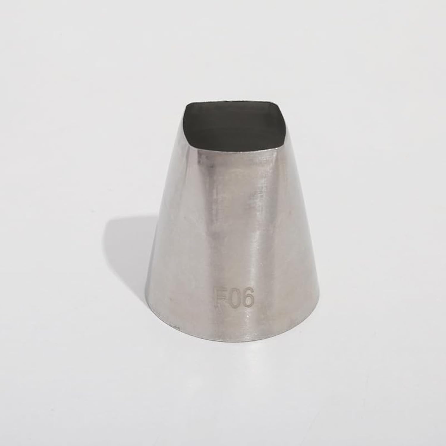 Piping Tips Large Cake Decorating Tools, Stainless Steel Square Round Frosting Tips, Cake Decorating Tips for Cupcakes Pastry Fondant Cakes Decorating, Decorating Tools, Icing and Piping Tips (F06)