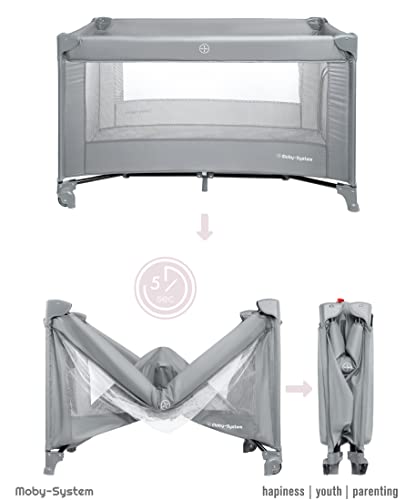 Moby-System Baby Reisebett 128x68 cm – faltbares Kinderreisebett mit Matratze & Tragetasche – Laufstall mit Seitenausgang – für Babys bis 15 kg - Grau