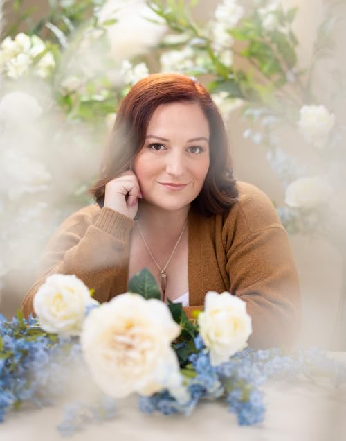 Image of Rose in Chains: The NO.1 SUNDAY TIMES bestselling enemies-to-lovers romantasy and sizzling start to a series: Book 1 (The Evermore Trilogy)