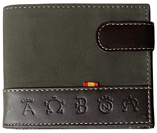 Cartera Billetero Monedero para Hombre en Serraje de Color Verde Kaki, Detalle de Bandera de España, Hecha en Piel de Nobuck, Fabricada en Ubrique, Horizontal con Broche Cover