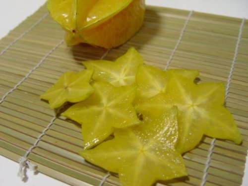Amazon.co.jp: 沖縄県産フルーツ スターフルーツ2kg（1玉約100g~260g