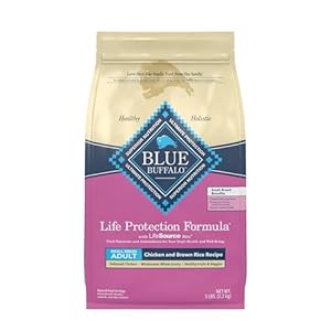 Blue Buffalo Life Protection Formula Natural Adult Small Breed Dry Dog Food, Chicken and Brown Rice 5-lb Trial Size Bag