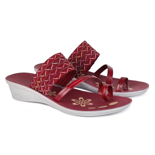 Image of Women Stylish & Comfortable Sandals | Lightweight Cushioned Footbed | Anti-Slip Sole, Casual Footwear