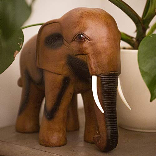 Preisvergleich Produktbild HomeZone® Statue Afrikanischer Elefant aus poliertem Kunstharz in Holzoptik, tolle Geschenkidee für Elefantenliebhaber