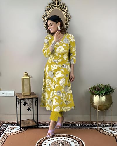 Image of GoSriKi Women's Cotton Blend Printed Kurta with Pant