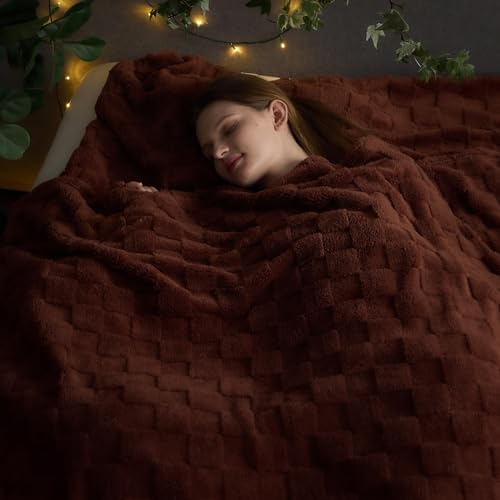NEWCOSPLAY Super Soft Queen Blanket Coffee Premium Silky Flannel Fleece 3D Checkered Lightweight Bed Blanket All Season Use (Coffee Checkered, Queen(90"x90"))