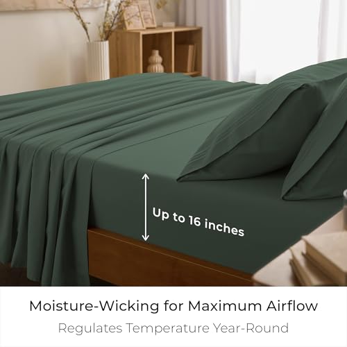 Image of Mellanni Twin Sheets Set - 3 PC Iconic Collection Bedding - Hotel Luxury, Extra Soft, Cooling Bed Sheets - Wrinkle, Fade, Stain Resistant (Twin, Emerald Green)