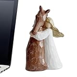 Mini sculture in resina: realizzate come mini figure in resina, queste sculture offrono una lavorazione dettagliata e una finitura lucida, rendendole ideali come accenti decorativi indipendenti o parte di una collezione su scrivanie, scaffali o tavoli in casa o in ufficio