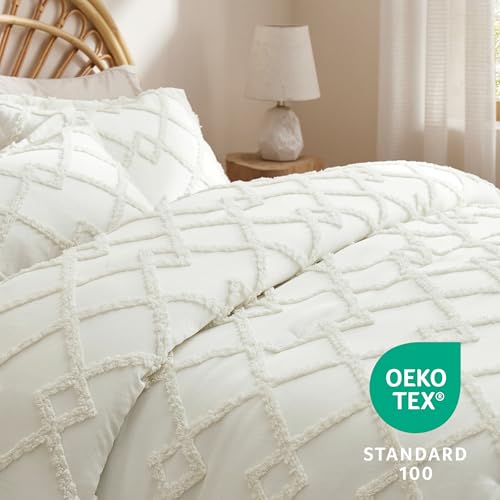 Bedsure Boho Comforter Set Queen - Ivory Tufted Queen Size Comforter, 3 Pieces Farmhouse Shabby Chic Embroidery Bed Set, Soft Fluffy Geometric Pattern Bedding for All Seasons