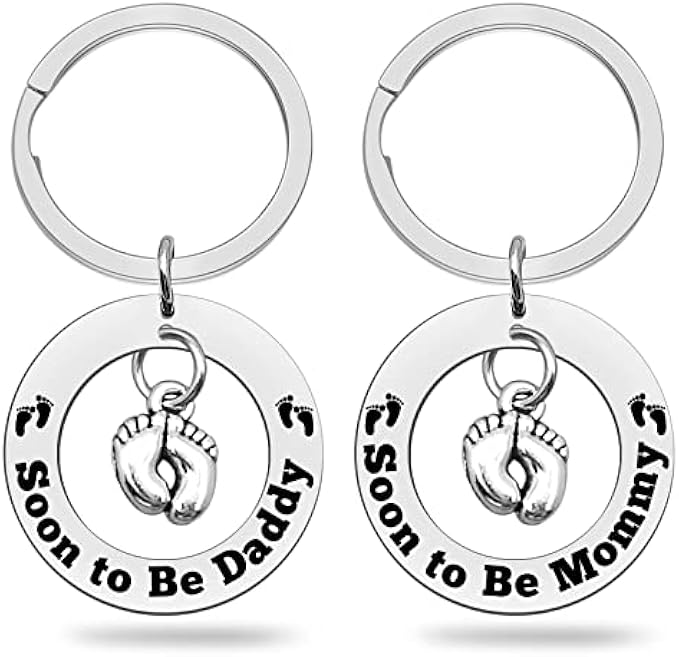 Mom to Be Gifts Daddy to Be Keychain Set Pregnancy Baby Announcement Gift New Parents Gifts Parents to Be Gift New Dad First Time Mom Keying Future Mother Father Gift Baby Shower Mother to Be Gifts