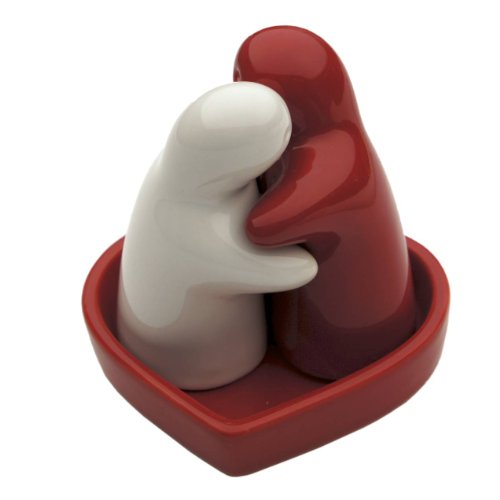 saliere et poivriere design bijoux cadeau amoureux amour ceramique rouge blanc avec un plat rouge
