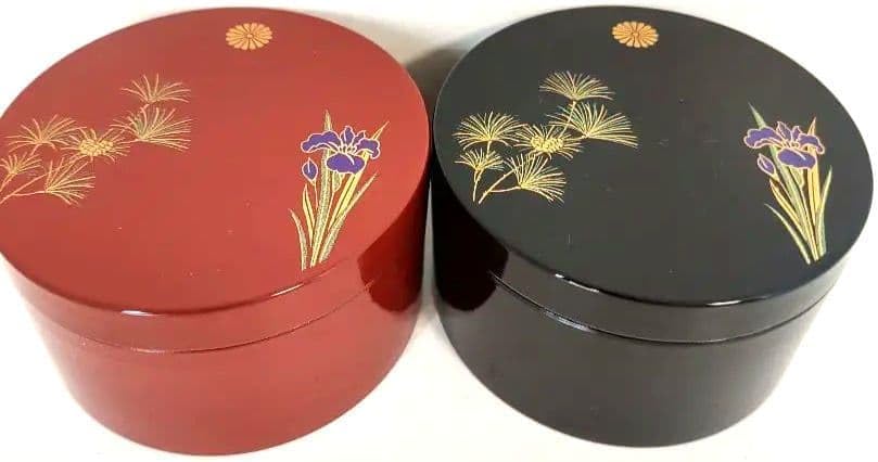 菊の御紋 蓋付 ボンボニエール 漆塗風 小物入れ 2個セット 皇室 あやめ