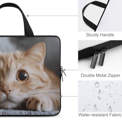 Maletín para portátil tumbado en el sofá con estampado original para tablet 3