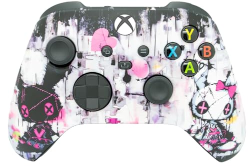 Unico: Migliora la tua configurazione di gioco con un controller personalizzato ProControllers Evil BunnyWireless davvero unico. Ogni guscio del controller è realizzato a mano e unico nel suo genere, rendendolo il controller perfetto per mostrare il tuo stile personale.