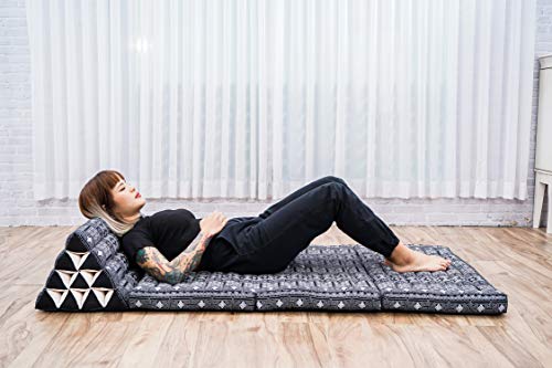 Image of Leewadee 3-Fold Mat XXL with Triangle Cushion - Firm TV Pillow, Foldable Mattress with Cushion Made of Eco-Friendly Kapok, 67 x 31 inches, Black