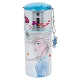 Original botella de hidratación reutilizable, cuya decoración simula la silueta de algunos de los personajes más reconocibles del mundo del cine y la televisión. En la parte superior encontraremos un práctico tapón accionable con el que podremos beber de forma fácil y cómoda sin miedo a que gotee o se derrame el contenido interior. Características: - Capacidad: 350 Ml. - Libre de BPA - Fácil de limpiar - Diseño ergonómico. - Tapón antigoteo.