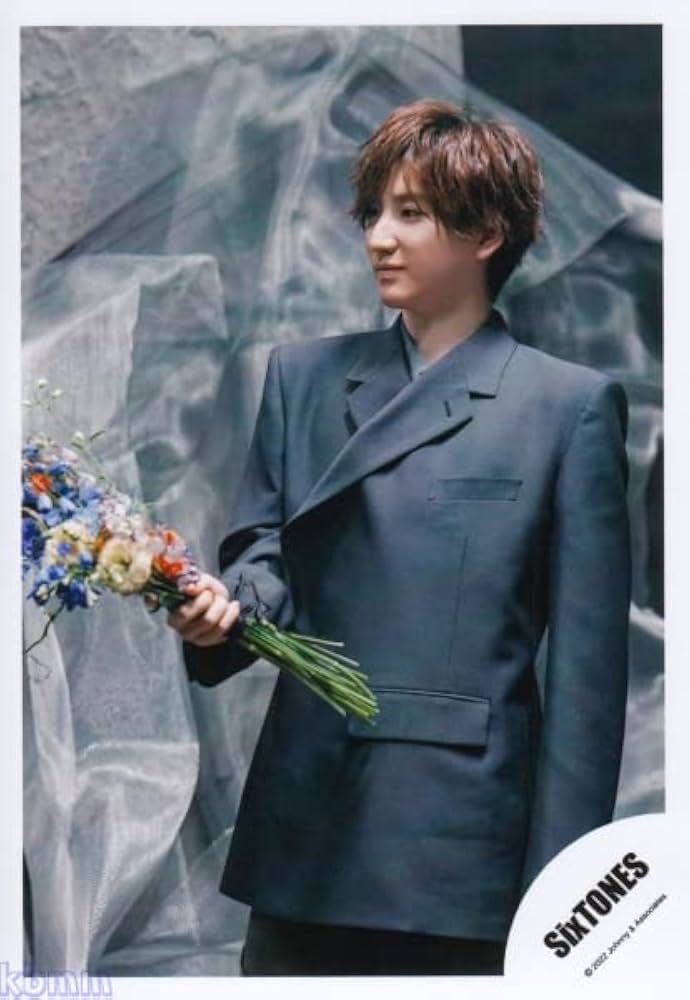 SixTONES 京本大我 公式写真 まとめ売り　160枚 写真】4月21日発売の「SPRiNG」6月号の表紙に登場するSixTONESの