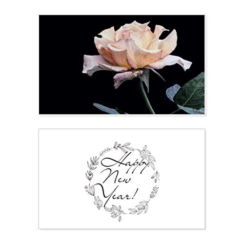 Tarjeta de felicitación de Año Nuevo hecha con un diseño floral exclusivo de flores