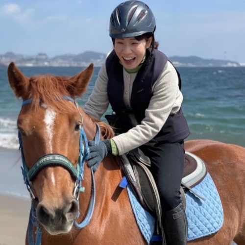[Amazonふるさと納税チケット・サービス]馬と風光明媚な三浦の街と海岸で過ごす 馬に乗って三浦をお散歩 〜海岸外乗120分〜 乗馬 馬 散歩 うみ