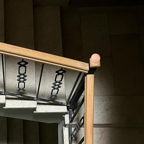 Remate de poste barandilla interior madera beige resistente decoración escaleras clásicas 6