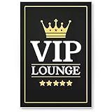 DEIN PERSÖNLICHES GESCHENK: Suchst Du nach einem kleinen, lustigen Geschenk bzw. Geburtstagsgeschenk für Deinen besten Freund? Verschenke jetzt dieses originelle und Vintage Style Schild für die eigene VIP Lounge deiner besten Freunde.