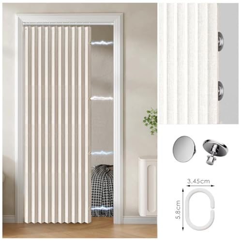 Rideaux pliants occultants pour masquer et isoler une porte beige