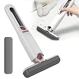 【Ahorro de espacio con diseño de orificio para colgar】 Esta Mini Fregona de Esponja presenta un diseño de orificio para colgar, que permite colgarlo fácilmente en la pared o puerta sin ocupar mucho espacio.