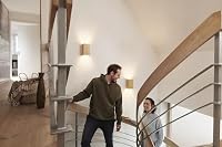 LEDVANCE ORBIS WOOD SMART+ Wi-Fi Leuchte, dimmbare LED Innenwandleuchte, 7W Beleuchtung, Farbtemperatur von 3000-6500K, 600 Lumen, Quadratform aus Echtholz, FSC Zertifikat, 11x11cm – Ansicht 4