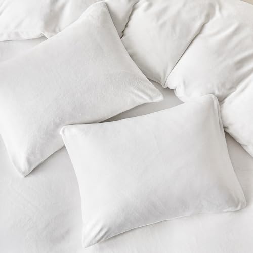 WARMDERN White Velvet Duvet Cover Set California King Size, Luxury Milk Velvet Bedding Duvet Cover with Zipper Closure, 3pcs Ultra Soft Duvet Covers for All Seasons, 104" x 98", White by WARMDERN - Used condition - Image 7