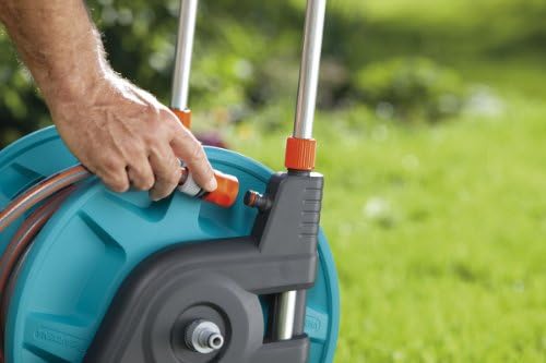 Bild 2 - Gardena 8001-20 Classic Schlauchwagen 60 TS Set; mit drehbarer Anschlussachse; stufenlos regulierbare Spritze; Nachtropfstop (Schlauchlänge 20 m; Maximale Kapazität 60 m 1/2", 50 m 5/8", 35 m 3/4")