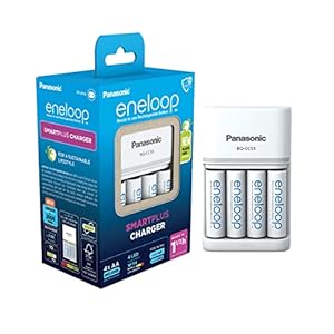 Panasonic K-KJ55MCD40E eneloop SmartPlus lader, voor 1-4 AA/AAA Ni-MH-batterijen met 4 ledlampjes & 10…