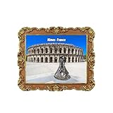 Taille : 7,3 x 6 cm, matériau : polyrésine et aimant