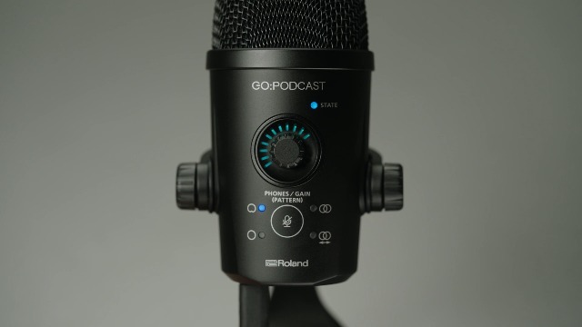 ROLAND GO:PODCAST Video Podcasting Studio for Smartphones | Easy