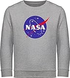 Unser Unisex Crew-Neck Sweat-Shirt ohne Kapuze für Jungs und Mädels ist komplett einfarbig und sieht daher mit Aufdruck immer super aus