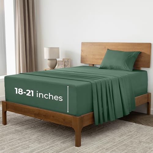 Image of Mellanni Extra Deep Twin XL Sheets - 3 PC Iconic Collection Bedding | Hotel Luxury, Ultra Soft, Cooling Bed Sheets - Wrinkle, Fade, Stain Resistant (Twin Extra Long, Emerald Green)