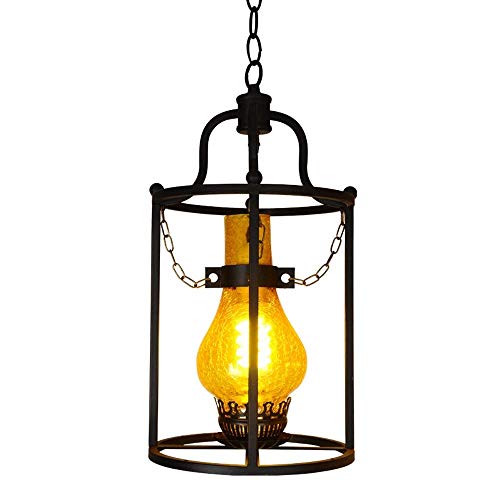 Loft couloir lumière et lustre vintage pour une ambiance d'autrefois