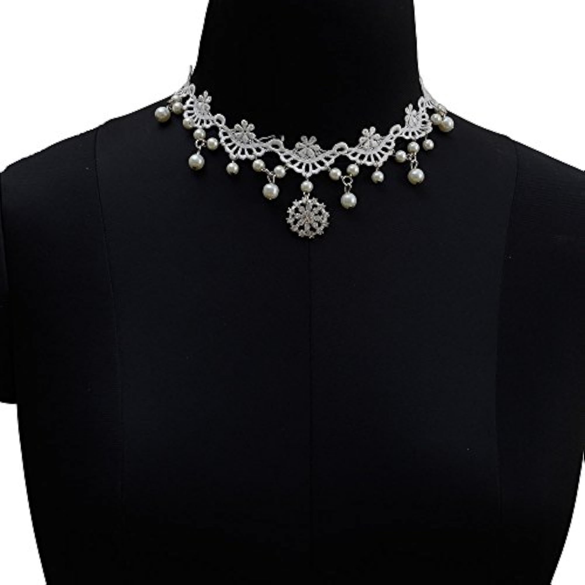 Elegant Lace Necklace with Intricate Design